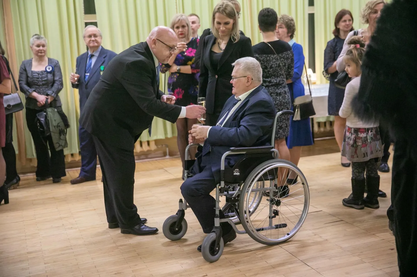 Edgar Savisaar Vinni vallavanema vastuvõtul Roelas.