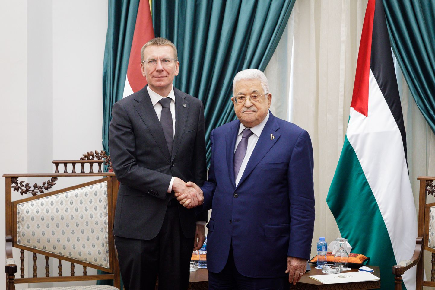 Президент Латвии Эдгар Ринкевич встречается с президентом Палестины Махмудом Аббасом