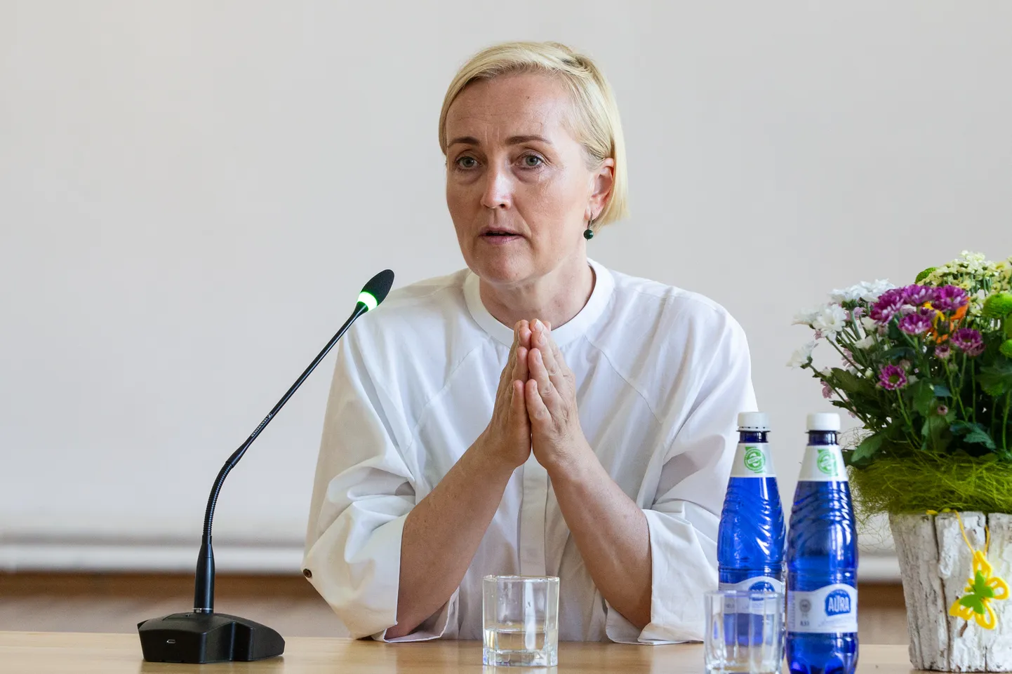 Kristina Kallase hinnangul näivad katsed taotleda palgalisa õpetajatele, kes tegelikult eesti keeles ei õpeta, pettusena.