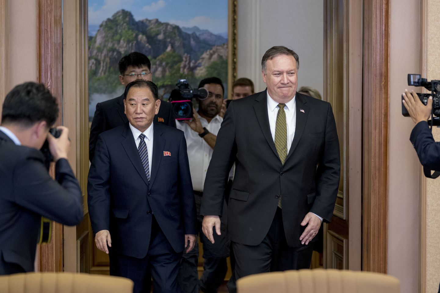 USA välisminister Mike Pompeo ja Põhja-Korea võimupartei juhtivametnik Kim Yong Chol.