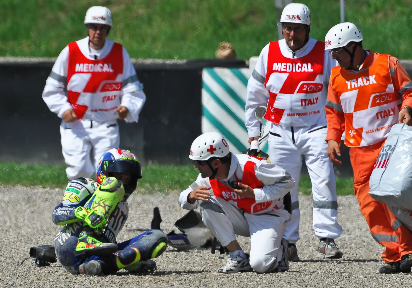 Valentino Rossi(rohelises) murdis jalaluu