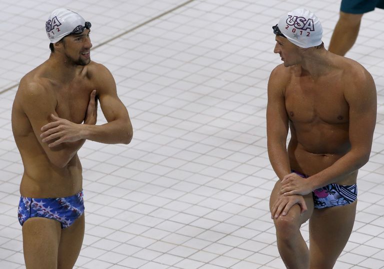 USA ujujad Michael Phelps (vasakul) ja Ryan Lochte Speedo ujumispükstes