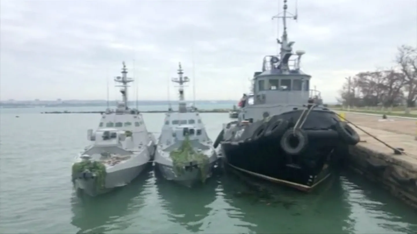 Kertši väinas pühapäeval arestitud kolm Ukraina mereväe laeva.