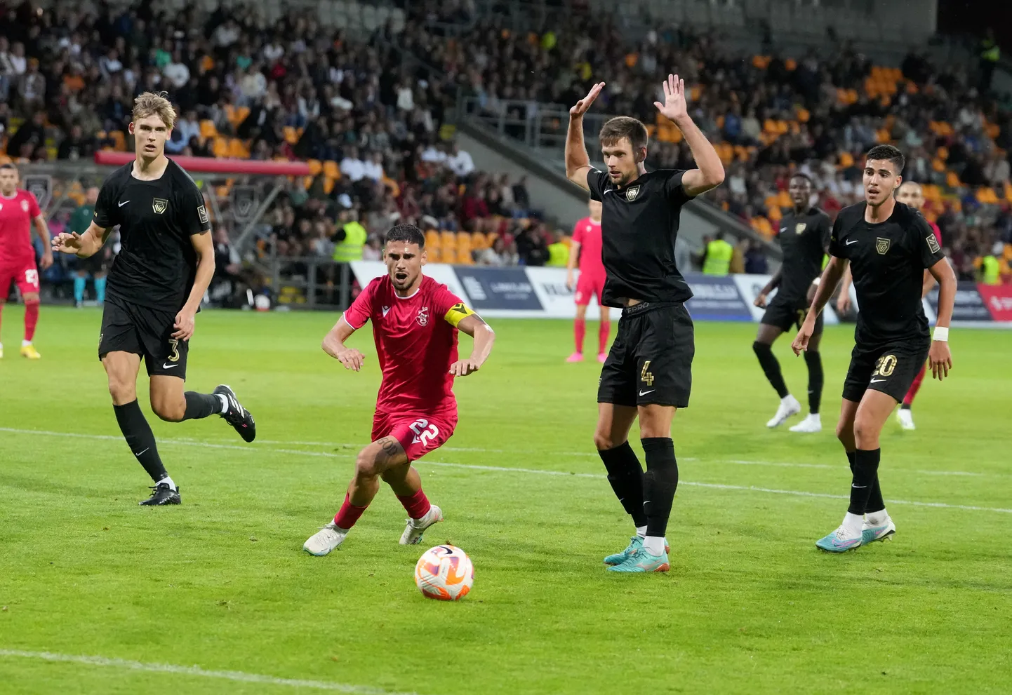 UEFA Konferences līgas kvalifikācijas trešās kārtas spēle futbolā starp FK "Valmiera" un Tirānas "Partizani" komandām "Skonto" stadionā.