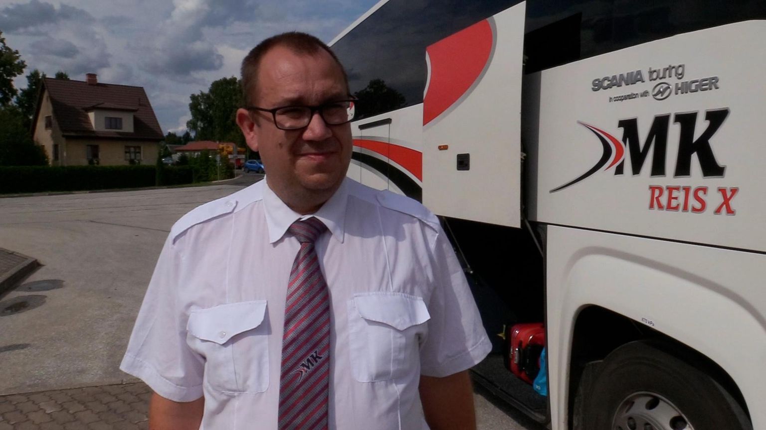 Bussijuhi Rauno Rougiaineni sõnul võiks maskikandmise olukord palju parem olla.
 