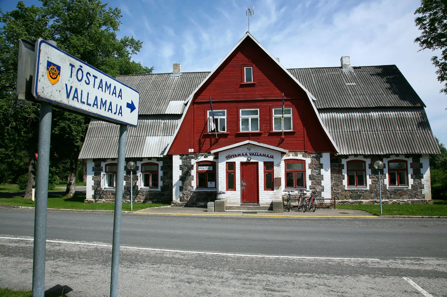 Tõstamaa vallamaja.