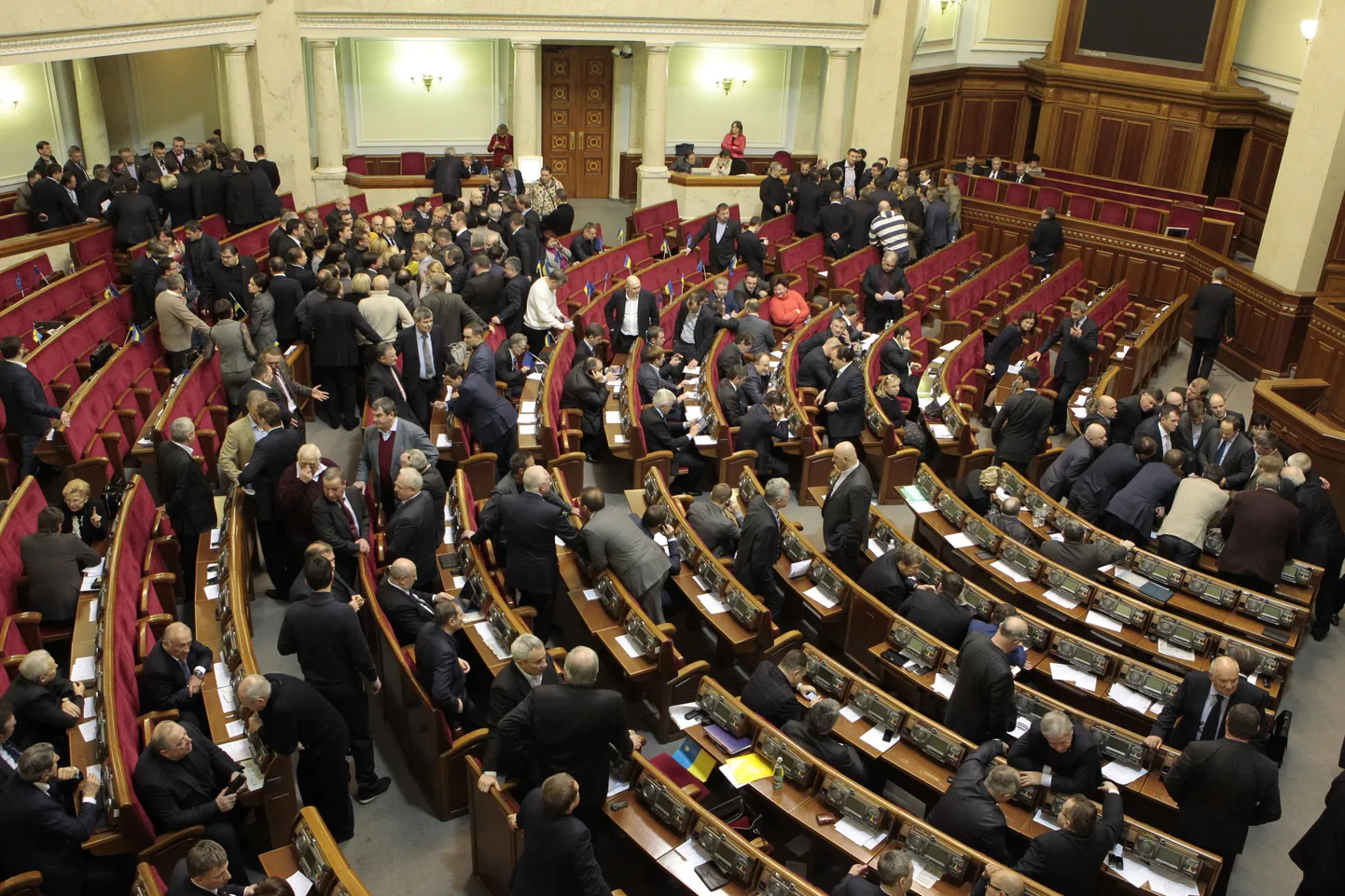 Ukraina parlament.