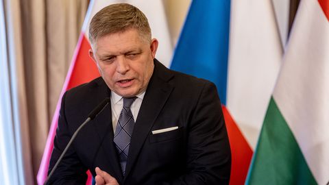 Премьер-министр Словакии ранен в результате покушения