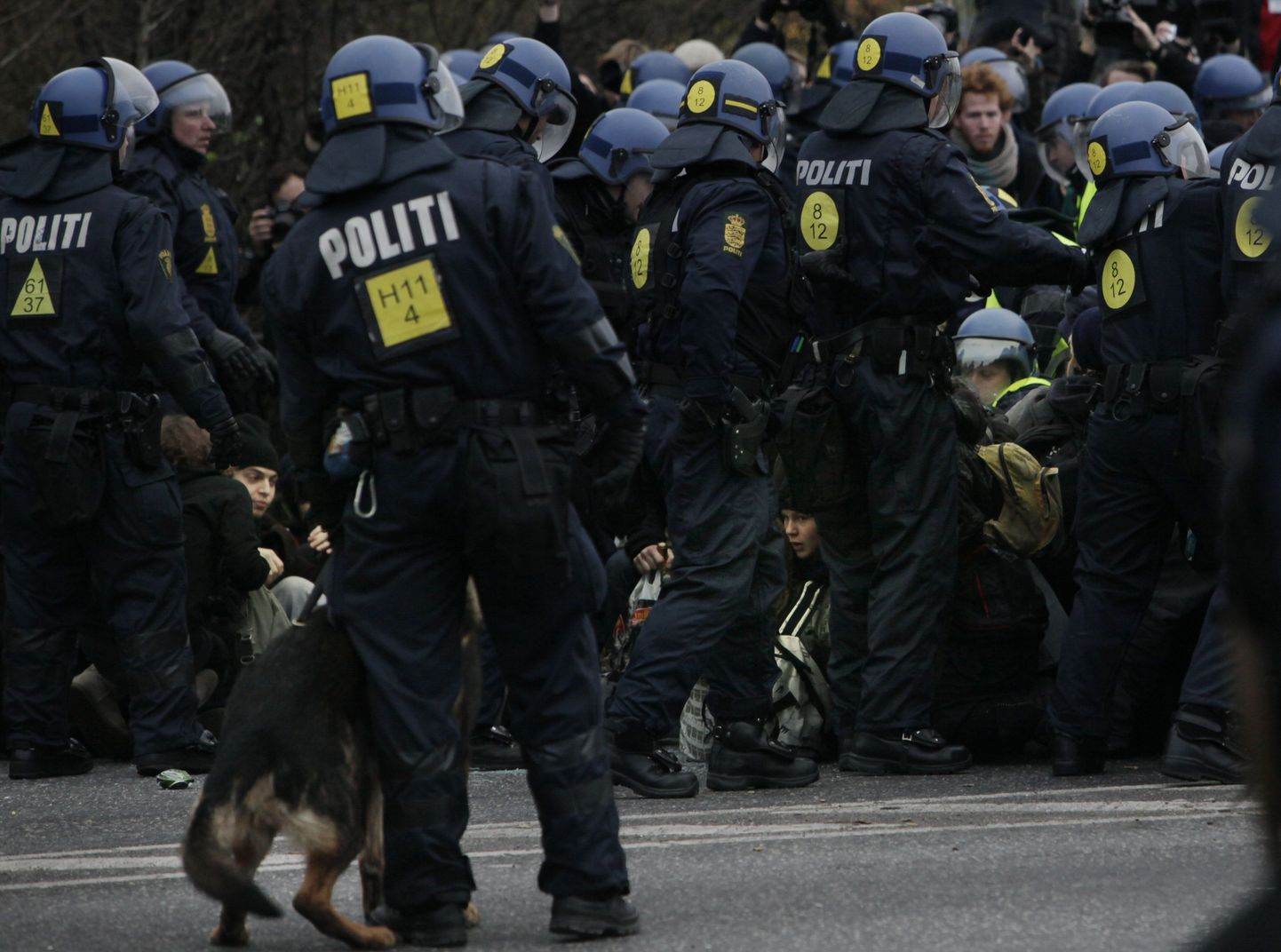Taani märulipolitsei Kopenhaageni tänavatel.