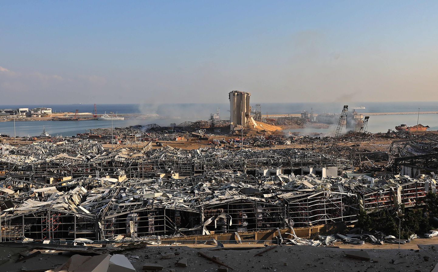 Liibanoni Beiruti sadamaala pärast plahvatust. Foto on tehtud 5. augusti hommikul