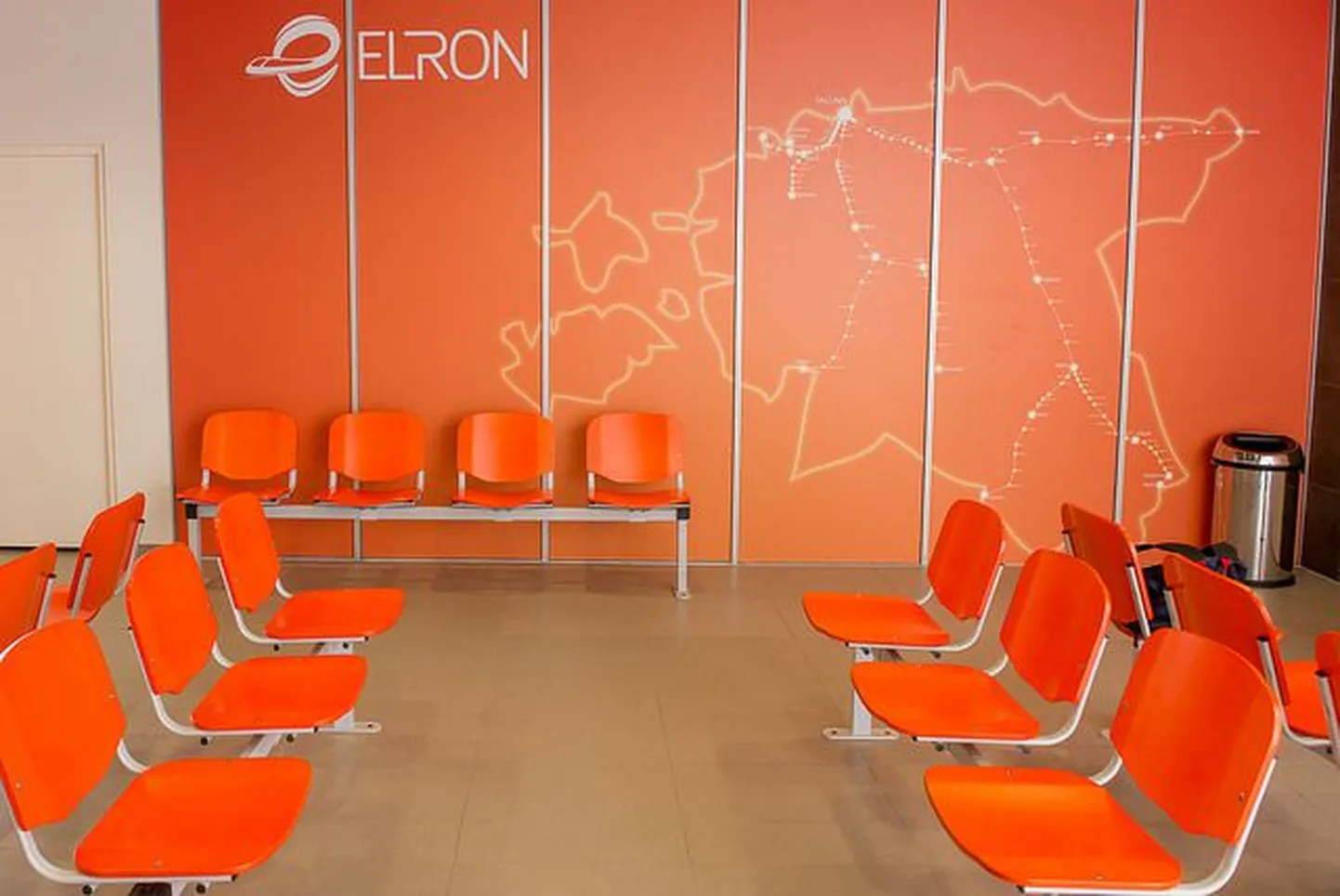 Зал ожидания Elron.