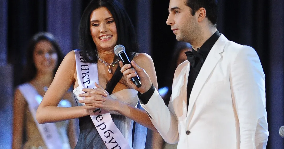 Порно видео: Ұлы анасының кискасына терең кіреді