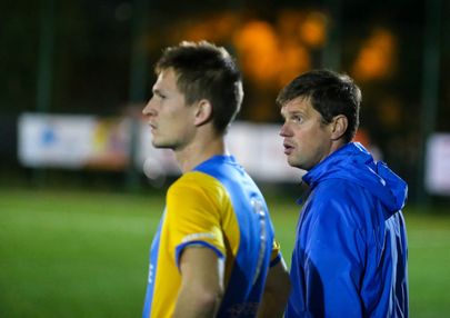 Peatreener Marko Lelov (paremal) on Pärnu Linnameeskonna hästi mängima pannud. FOTO: Urmas Luik