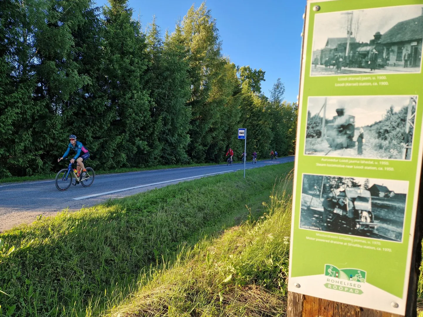 Roheliste Rööbaste matkarada kulgeb praegu Viljandi ja Mõisaküla vahel, aga võiks minna edasi Ruhja. Reedel ettevõetud Viljandi–Mõisaküla–Viljandi öösõidu üks korraldaja Raivo Nõmm (rattal) nentis, et praegune rada on Viljandist kunagise Loodi jaamani väga heas seisus, sealt edasi vajaks see metsa vahel nii lisatähistust kui puhastamist.