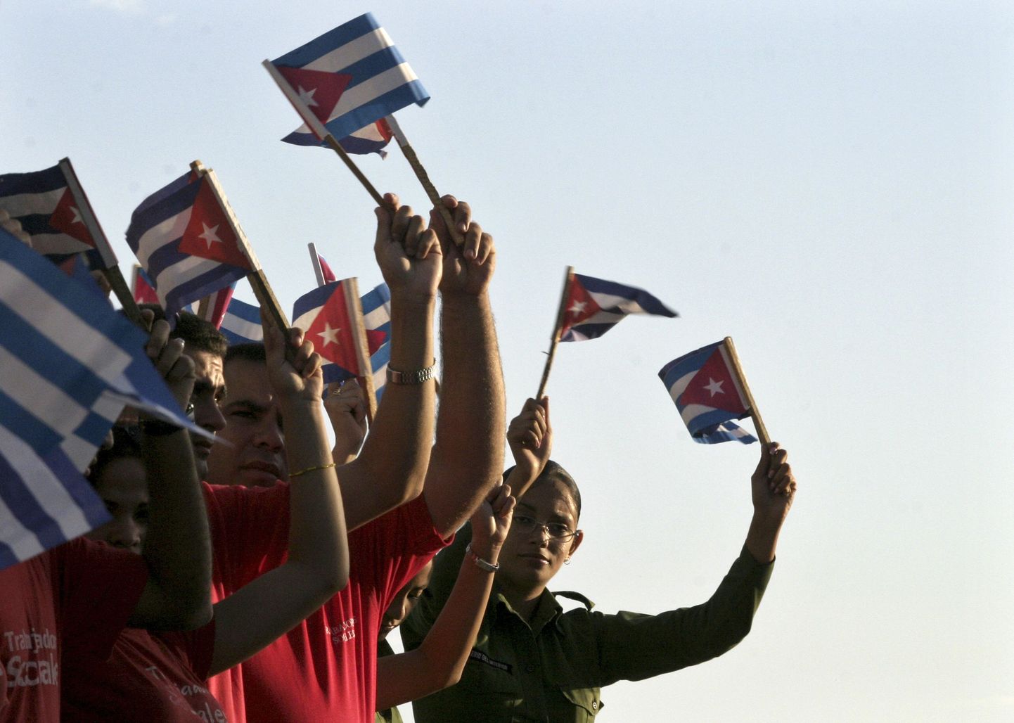 Kuuba tudengid avaldamas meelt USA diplomaatilise missiooni juures Havannas.