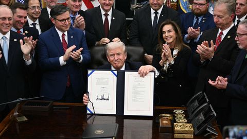 Trumpi allkiri lõpetas USA ajaloo pikima valitsuse tööseisaku