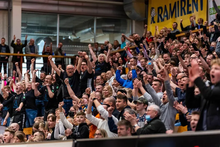 Pärnu spordihall proovitakse jälle täis panna.