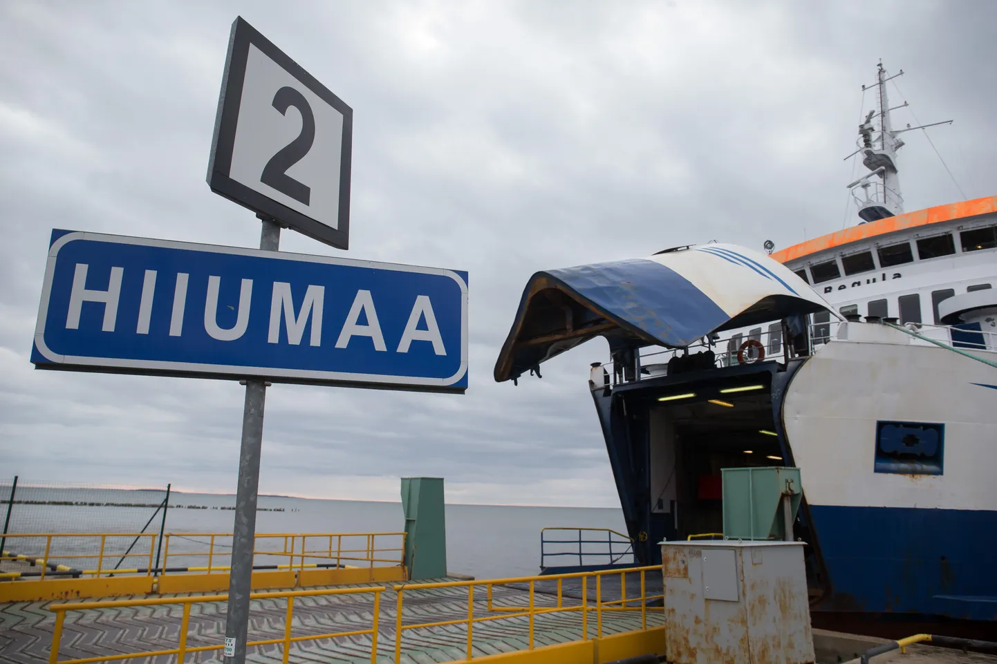 Hiiumaa ja parvlaev, Hiiumaa silt