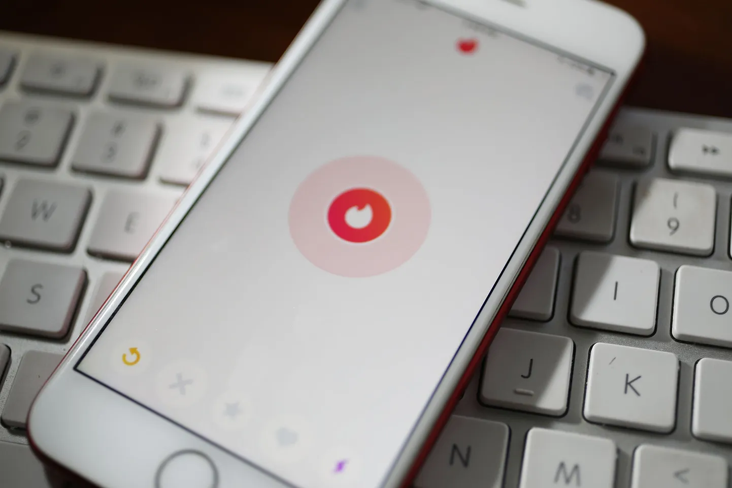 Kohtinguportaal Tinder. Pilt on illustreeriv.