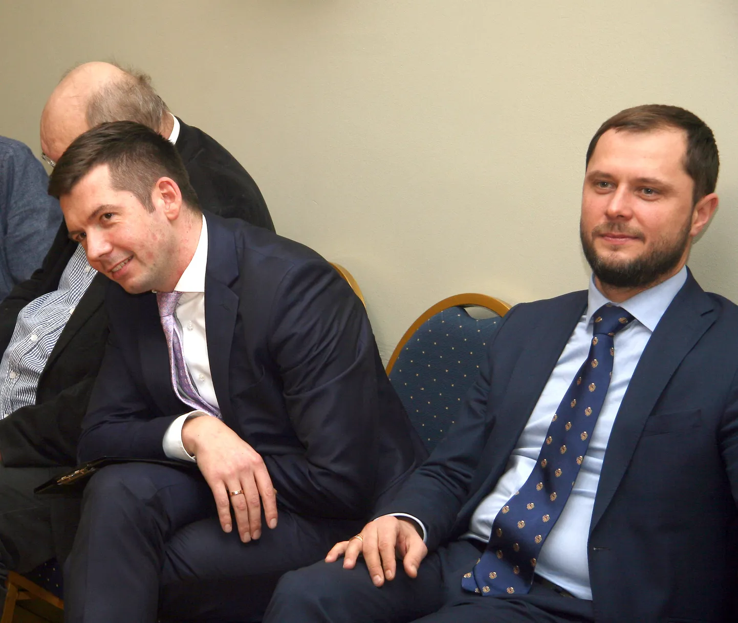 Относительно проекта оппозиции о востребовании с Репинского и Наумкина причиненного волости ущерба волостное управление обнаружило некоторые упущения, а также отметило, что перспективность требования следует взвесить.