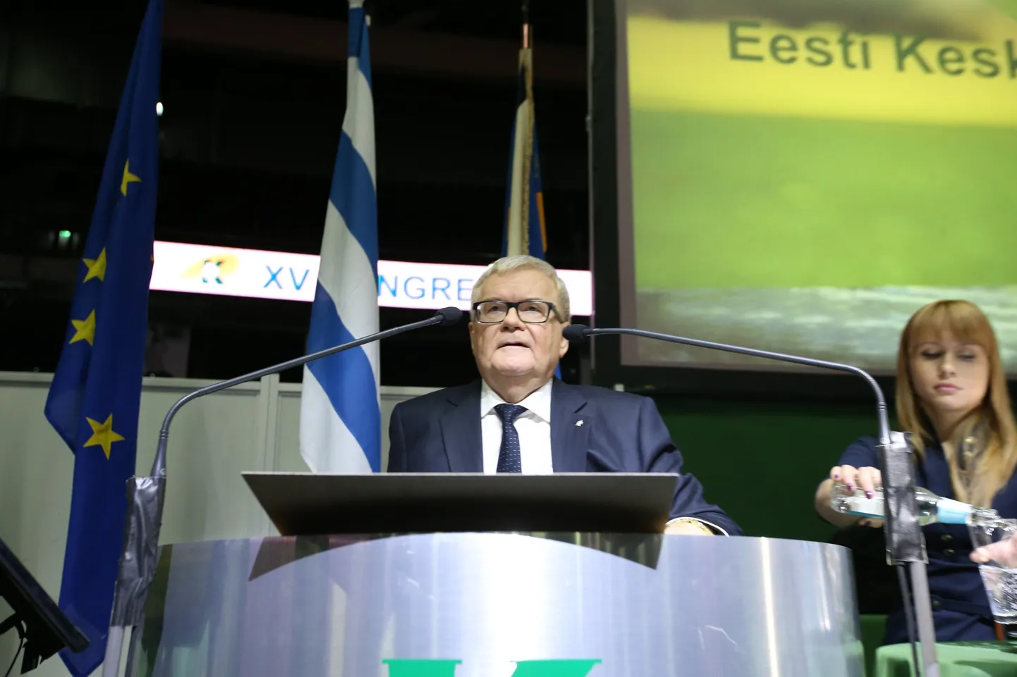 Tallinnas Tondiraba jäähallis toimub pühapäeval Keskerakonna kongress, kus valitakse erakonnale esimeest.