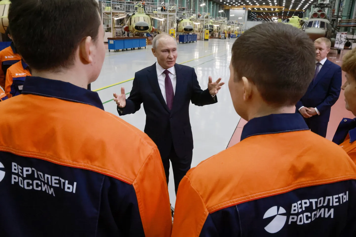 Venemaa president Vladimir Putin kõnetab Rostehi kopteritehase töötajaid Ulan-Udes 14. märtsil 2023