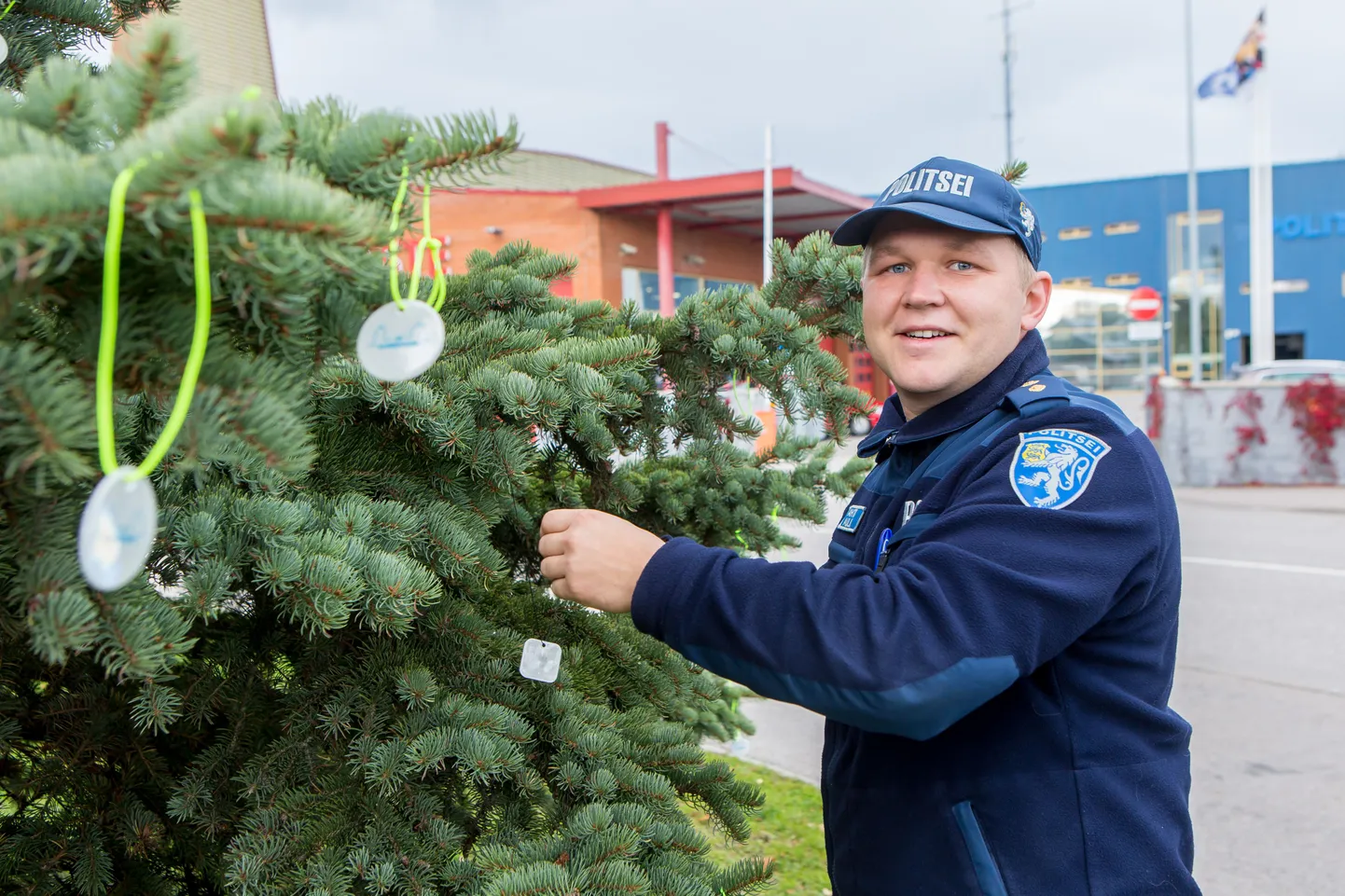 Kuressaare politseijaoskonna noorsoopolitseinik Ahto Aulik
