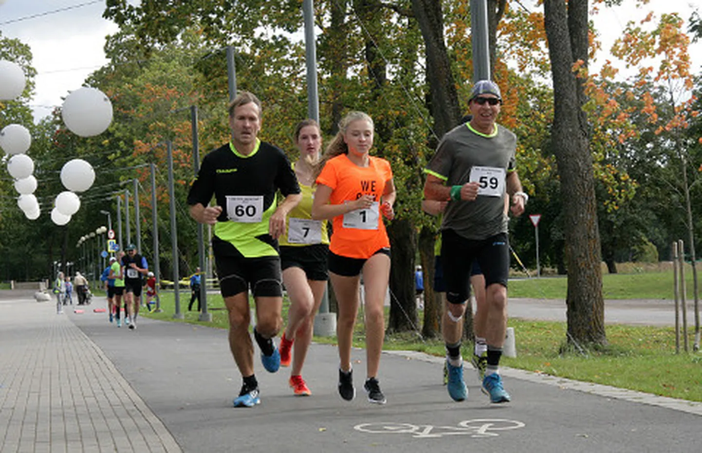 Jõhvi rahvajooks toimub sel aastal juba 33. korda ning 9 km rada kulgeb täielikult linna piires − tänavatel ja pargis.