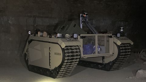Фото и видео: на шахте «Эстония» к работе приступил робот