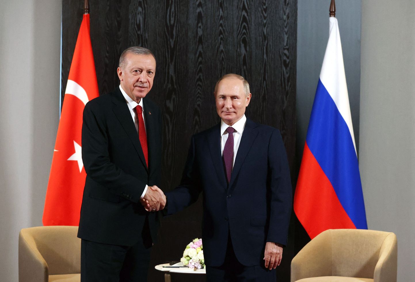Turcijas prezidents Redžeps Tajips Erdogans un kara noziedznieks Vladimirs Putins.