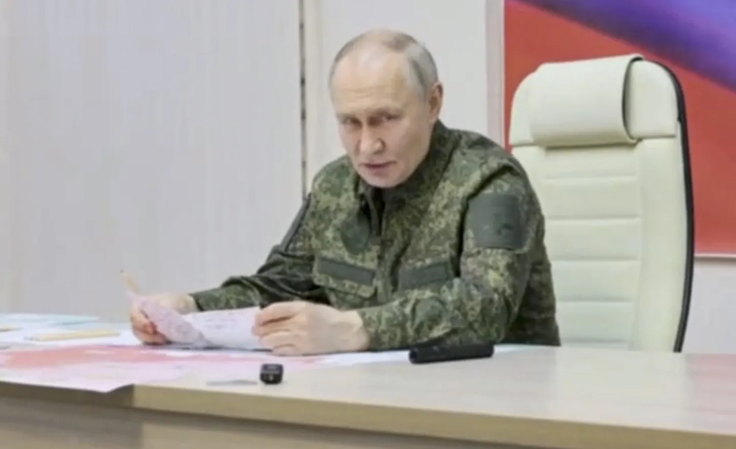 Путин 12 марта приехал в Курскую область впервые с момента начала операции ВСУ. Украина с августа 2024 года удерживала город Суджа. В среду подразделения ВСУ были выведены.