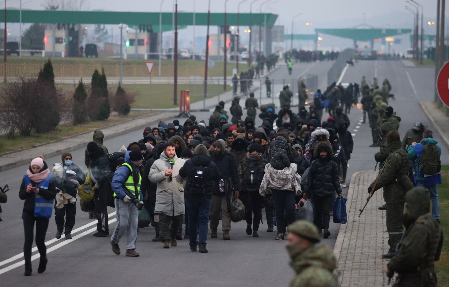 Migranti uz Polijas-Baltkrievijas robežas.