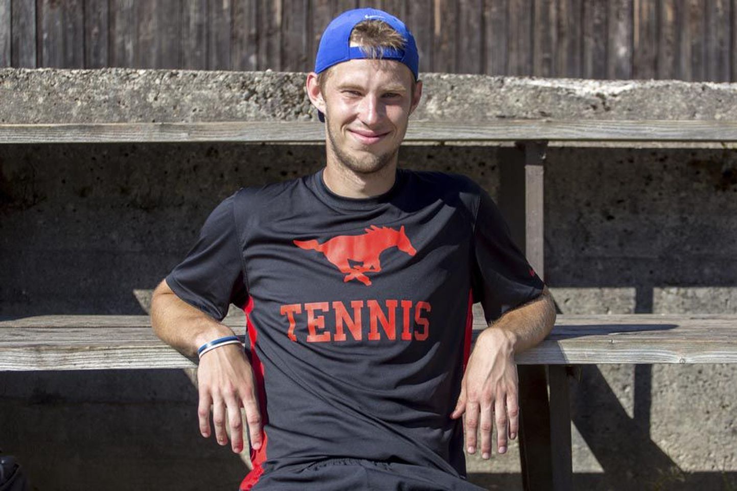 Kaks aastat Ameerika Ühendriikides ülikooli spordistipendiumi toel tennist mänginud ja õppinud Markus Kerner elas eelmisel nädalal oma kodustel väljakutel kaasa noorteturniiri mängudele. Tuleval nädalal sõidab ta taas ookeani taha, kus saab veel kaks aastat treenida ja õppida, et üritada siis profimängijana suures tennises tippu trügida.