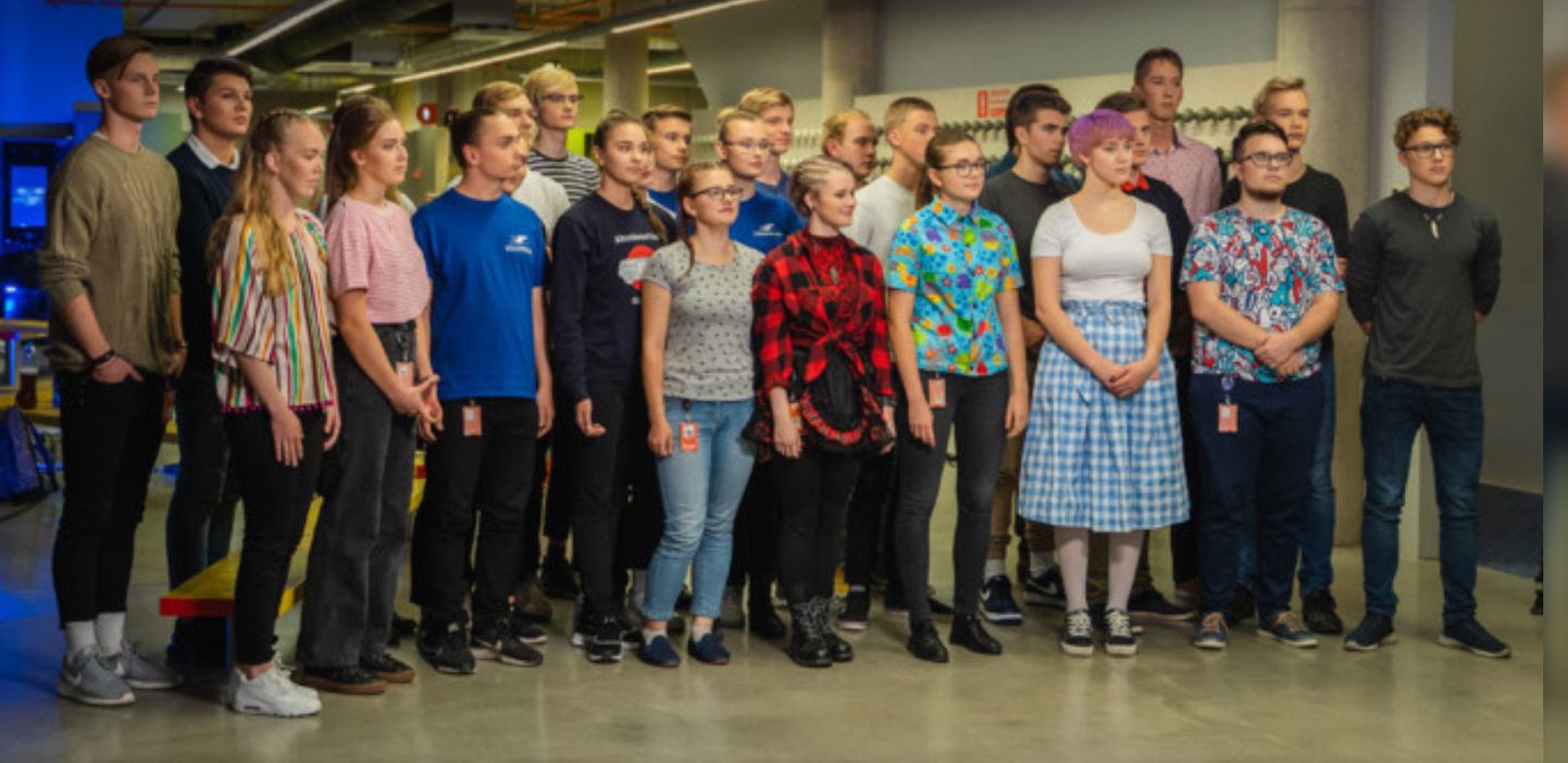 "Rakett 69" kümnendas hooajas astuvad üles kolm Saaremaa Ühisgümnaasiumi õpilast.