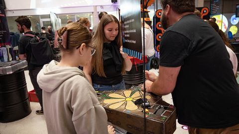 LIINA KANTER ⟩ Tüdrukuid tuleb IT ja inseneriteaduste erialadele sihitult suunata