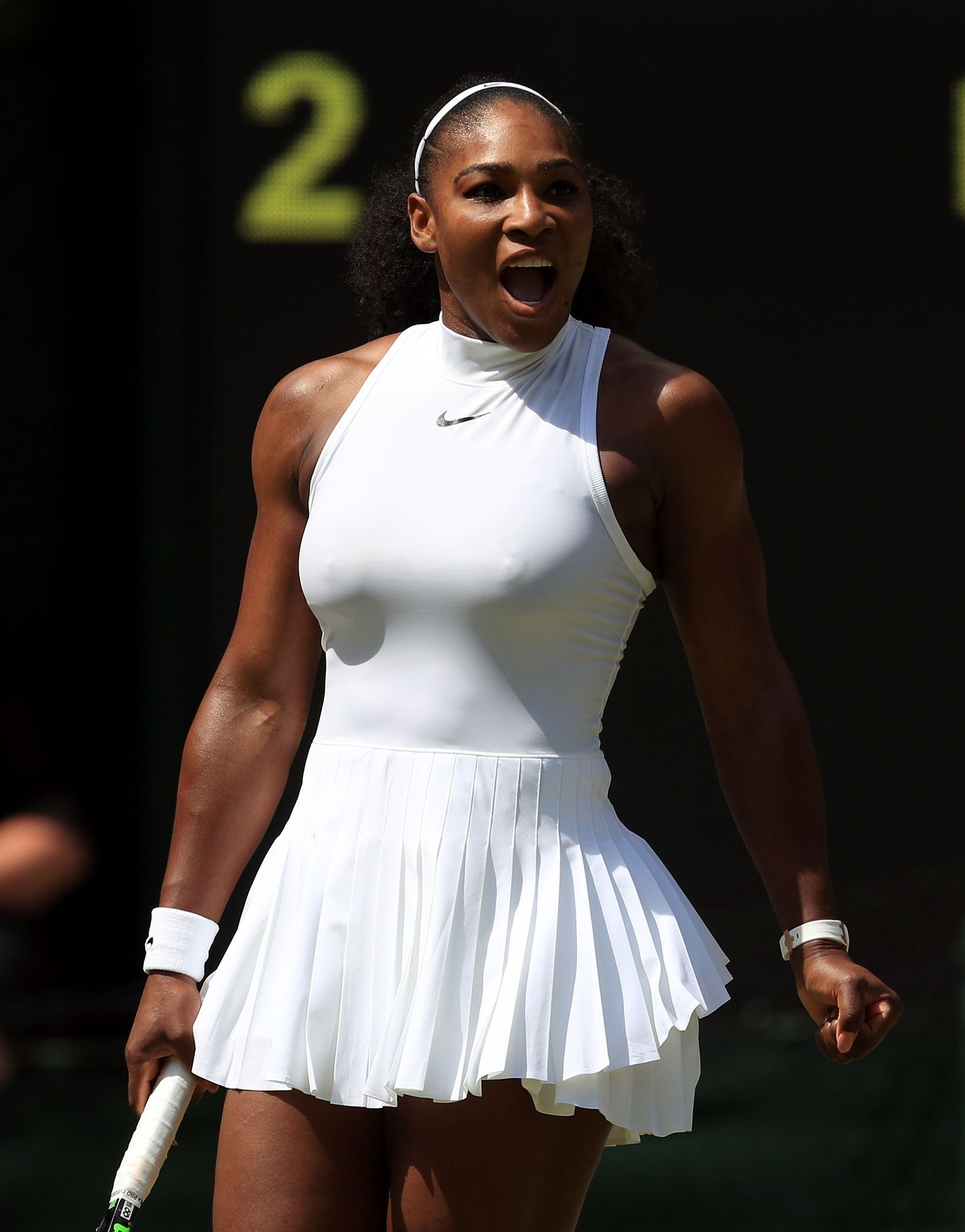 Serena Williams tähistamas Wimbledonis finaali jõudmist.
