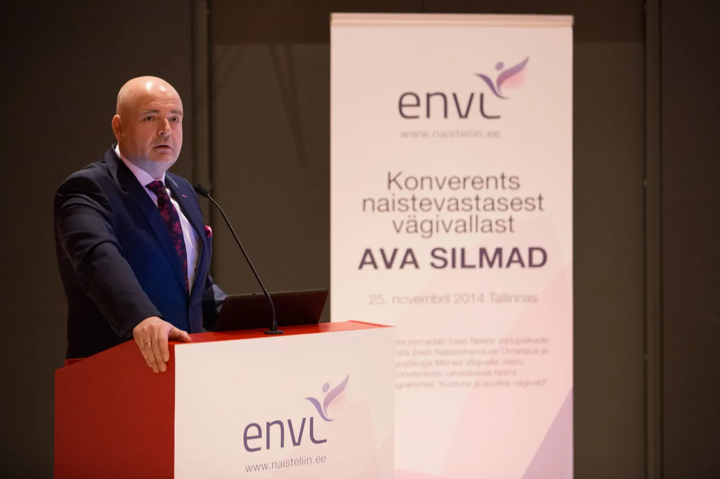 Naistevastase vägivalla konverents "Ava Silmad" Tallinna Loomaaias 25.11.2014.  Pildil Andres Anvelt.