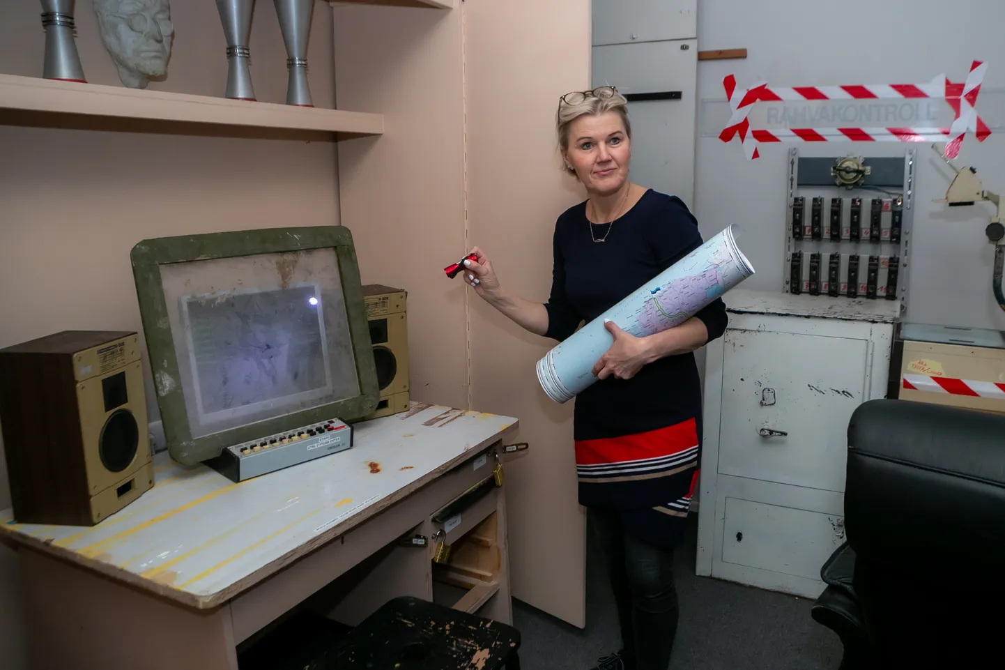HELLE SUSI ütleb, et põgenemistoas on küll pimedavõitu, kuid kõigile "põgenejatele" antakse pisike taskulamp.
