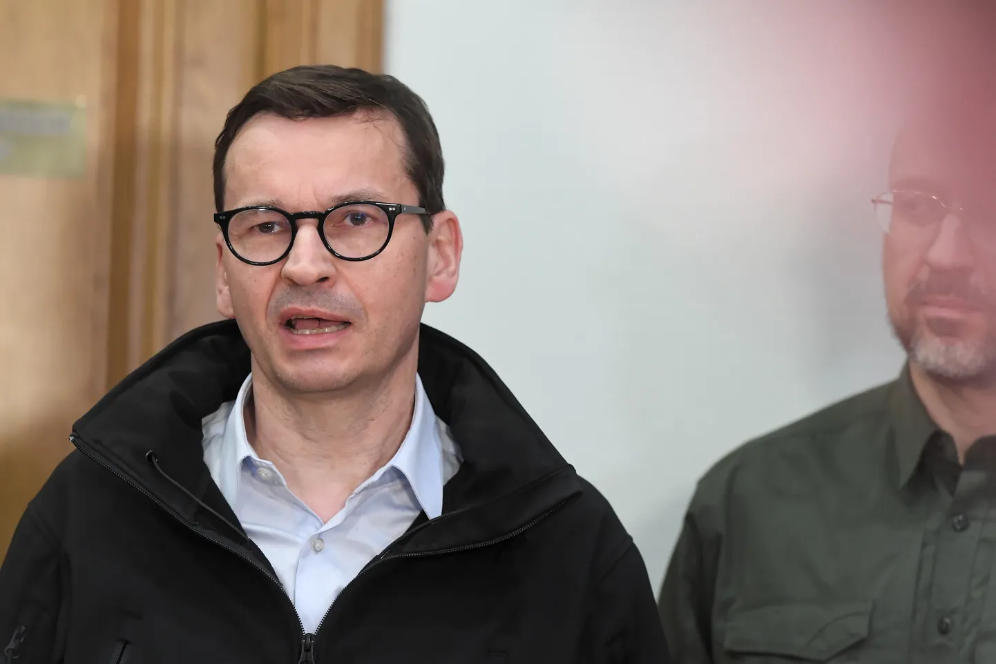 Polijas premjerministrs Mateušs Moraveckis tikšanās laikā ar Ukrainas prezidentu Volodimiru Zelenski Kijevā