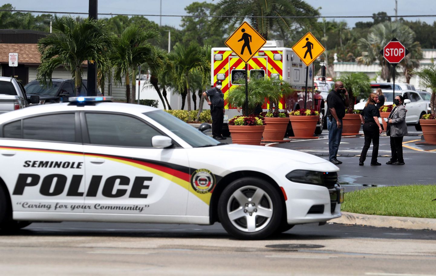 Florida politsei ja päästeteenistus sündmuspaigal.