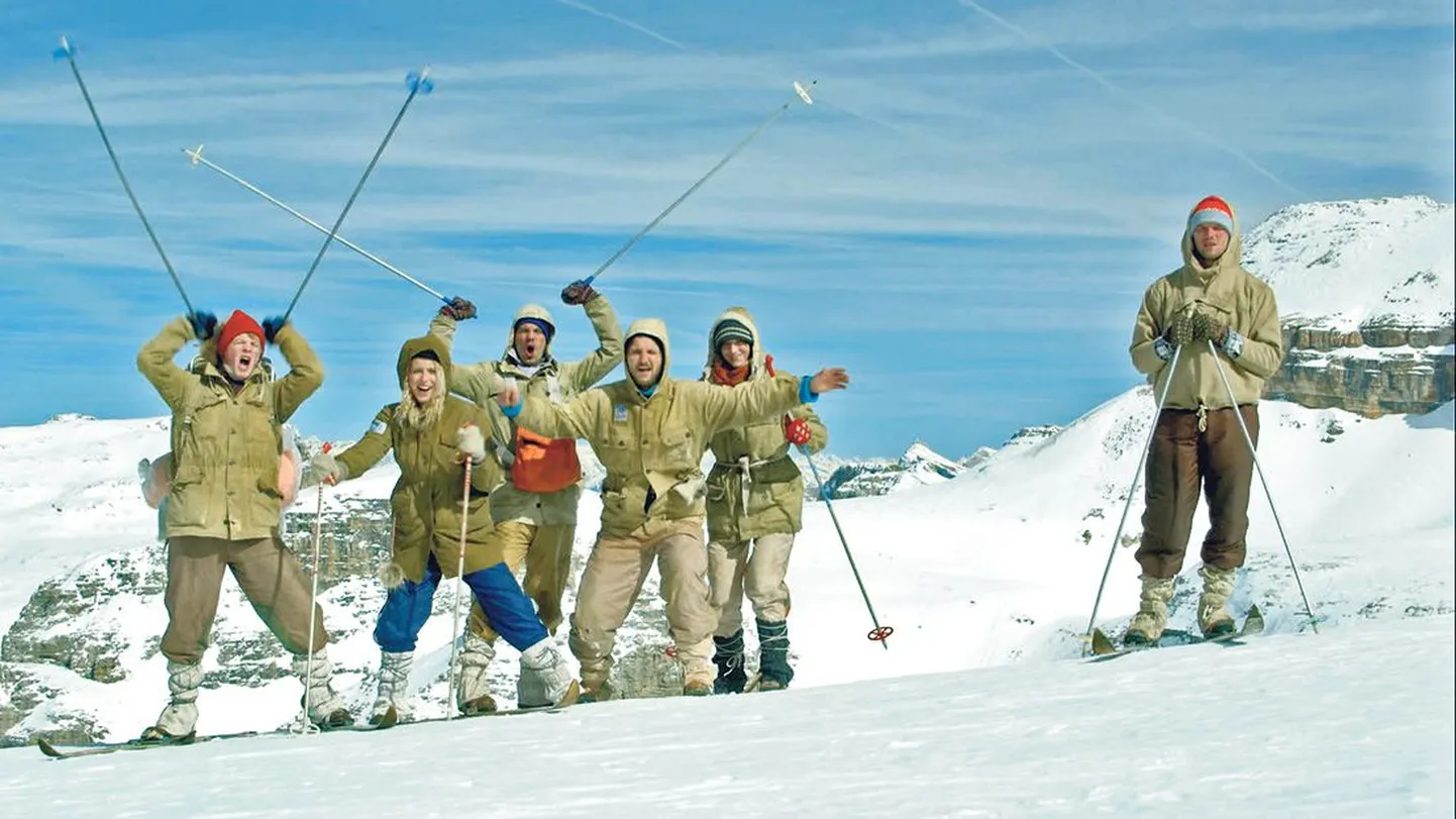«Musta alpinisti» peategelased on kuus eesti tudengit, keda kehastavad Priit Pius (vasakult), Hanna Martinson, Rait Õunapuu, Veiko Porkanen, Liis Lass ja Reimo Sagor.