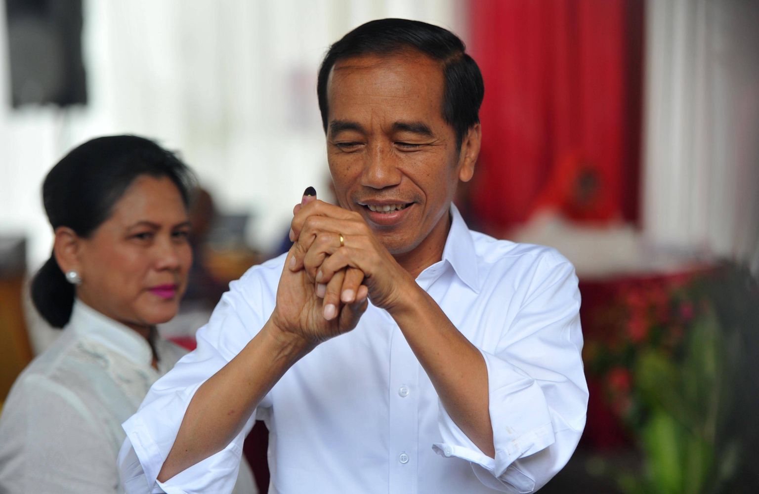 Riigipea Joko Widodo kolmapäeval Indoneesia presidendivalimistel häält andmas.