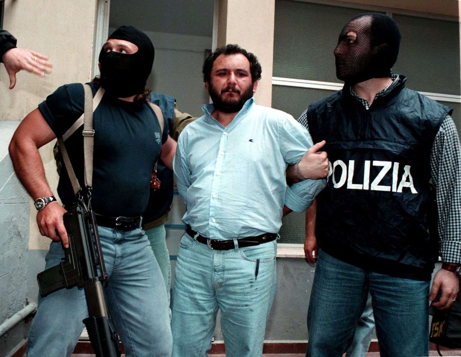 Giovanni Brusca (keskel) 25 aastat tagasi.
