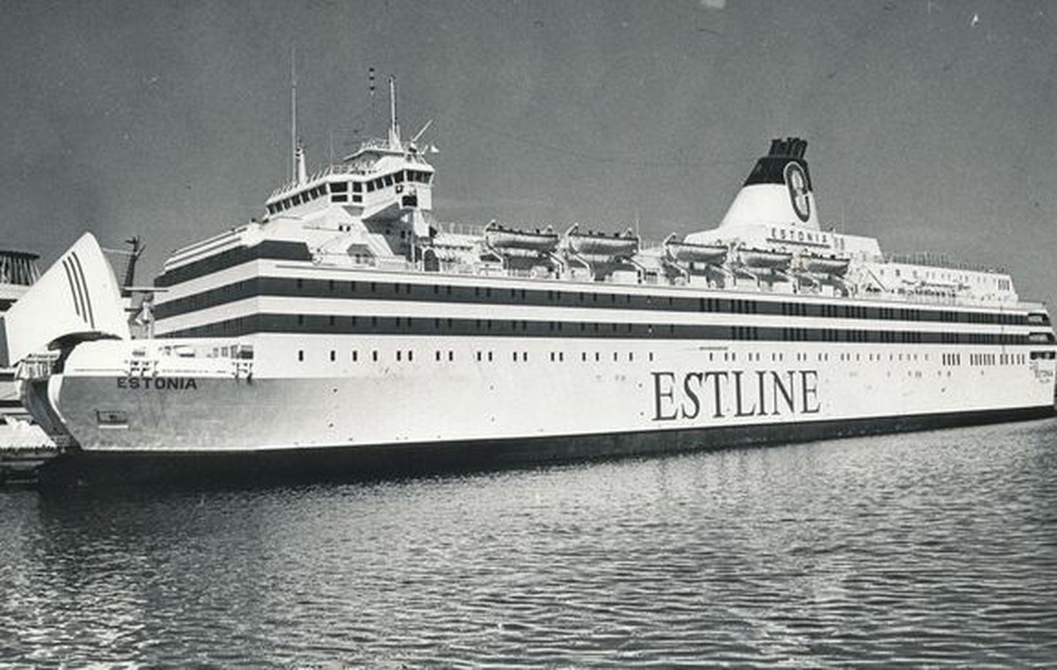 Parvlaev Estonia 1993. aastal Tallinna sadamas