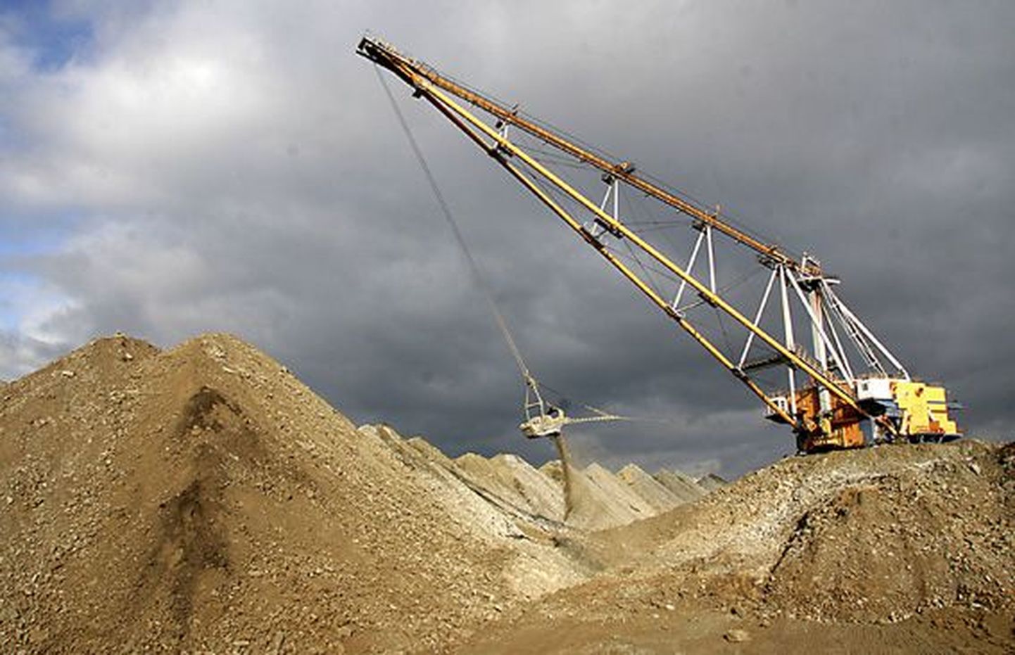 Uue kaevanduse piirkonnas küsitletud elanikud loodavad, et praegu karjäärist kostev ekskavaatorite müra allmaakaevandamise puhul kaob.