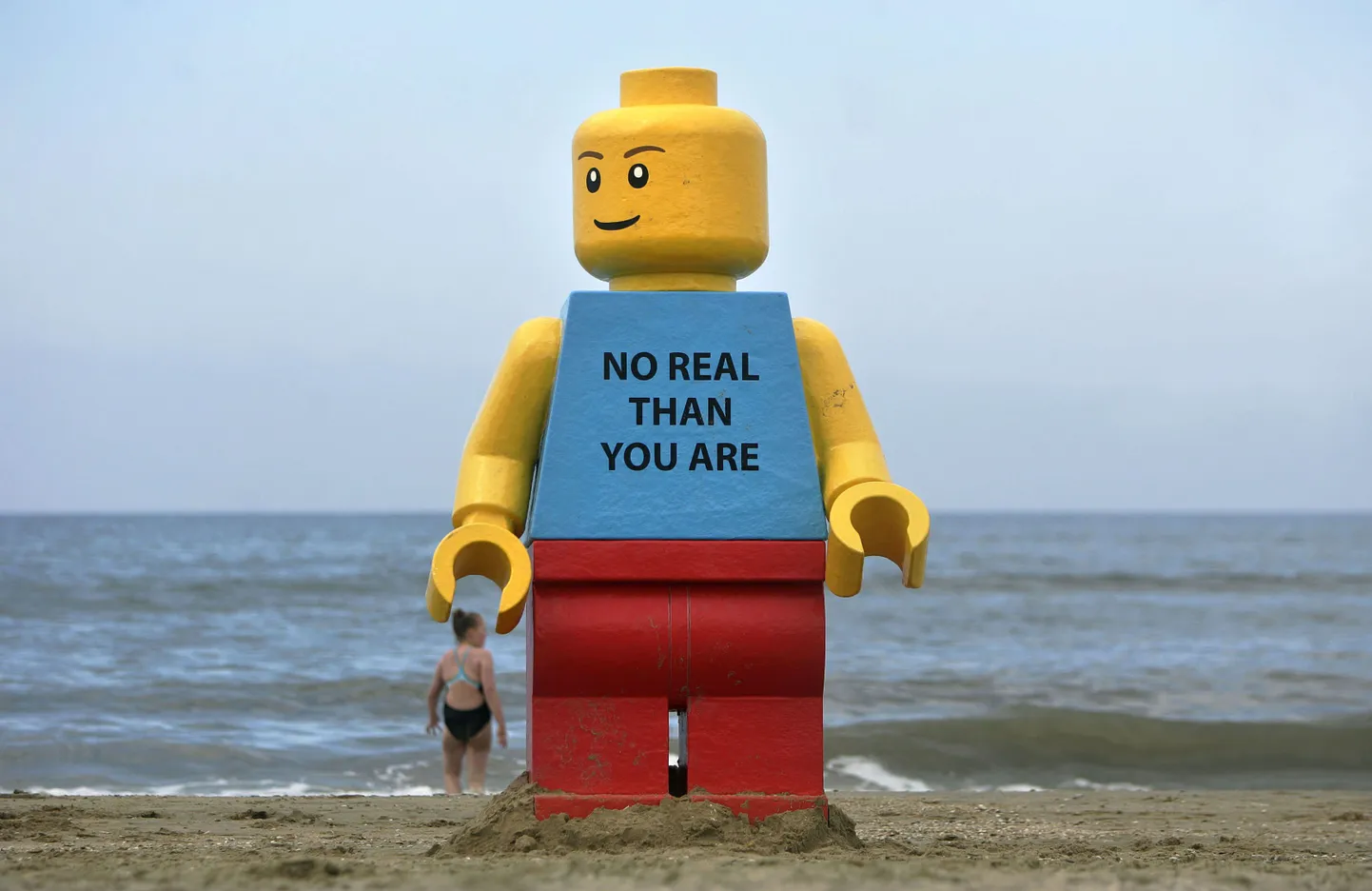 Lego nukk Zandvoorti rannas