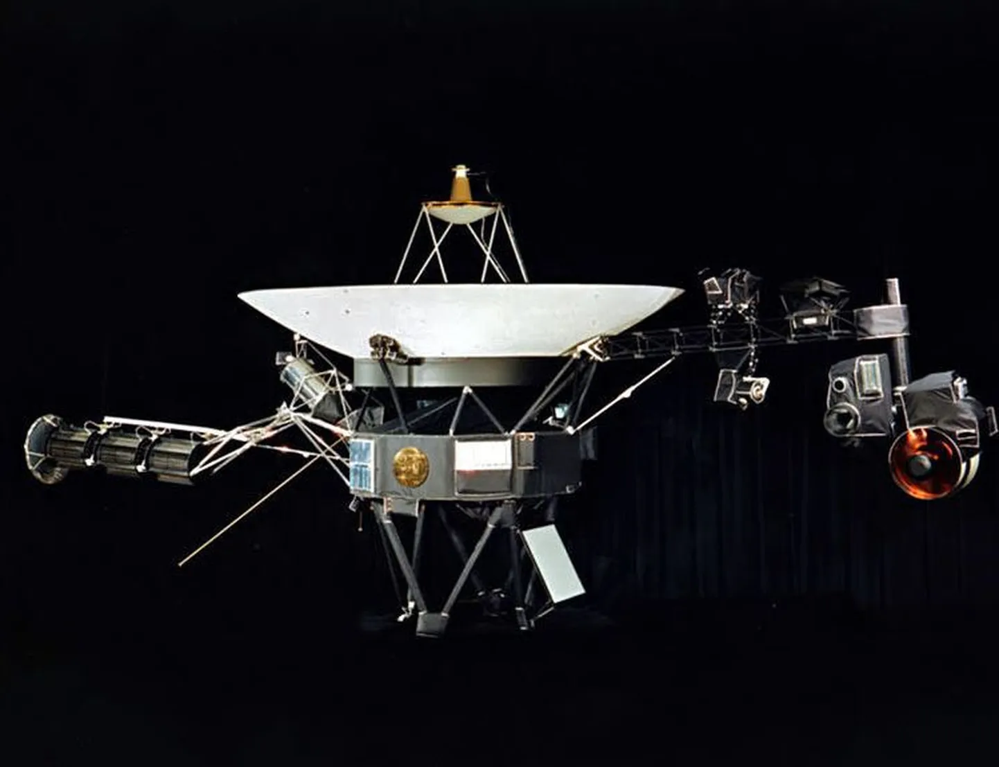 "Вояджер-1"