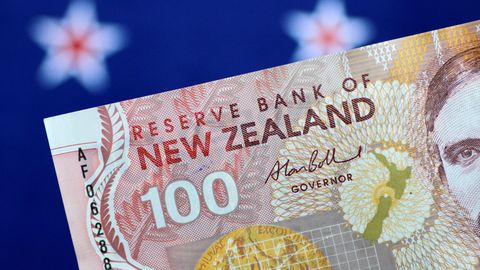 Uus-Meremaa dollar kallines: keskpank sillutab teed intressitõusuks