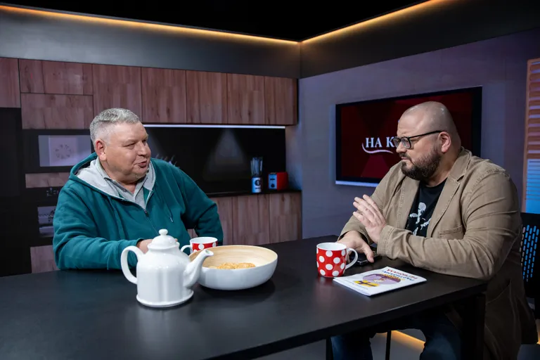 Вадим Штепа и Ян Левченко на кухне Rus.Postimees.
