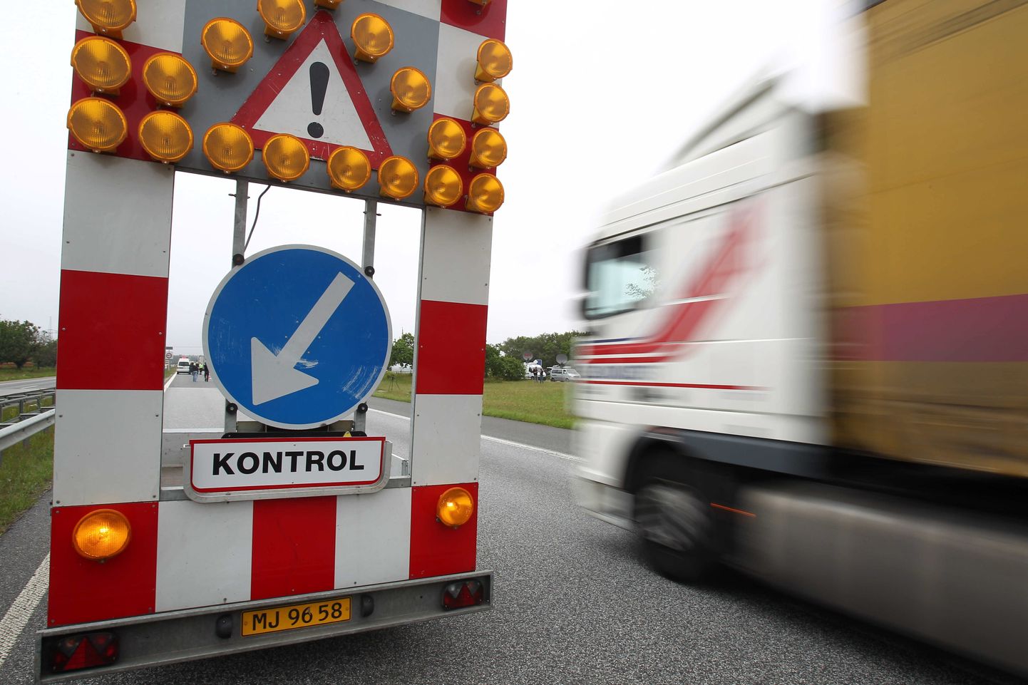Veok möödub liiklusmärgist Taani -Saksa piiril.